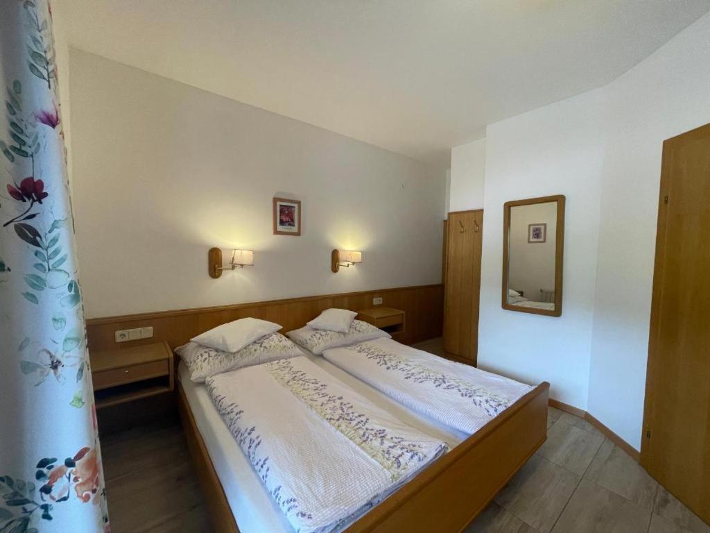 Restaurant-Pension Dorfwirt Bad Kleinkirchheim Dış mekan fotoğraf